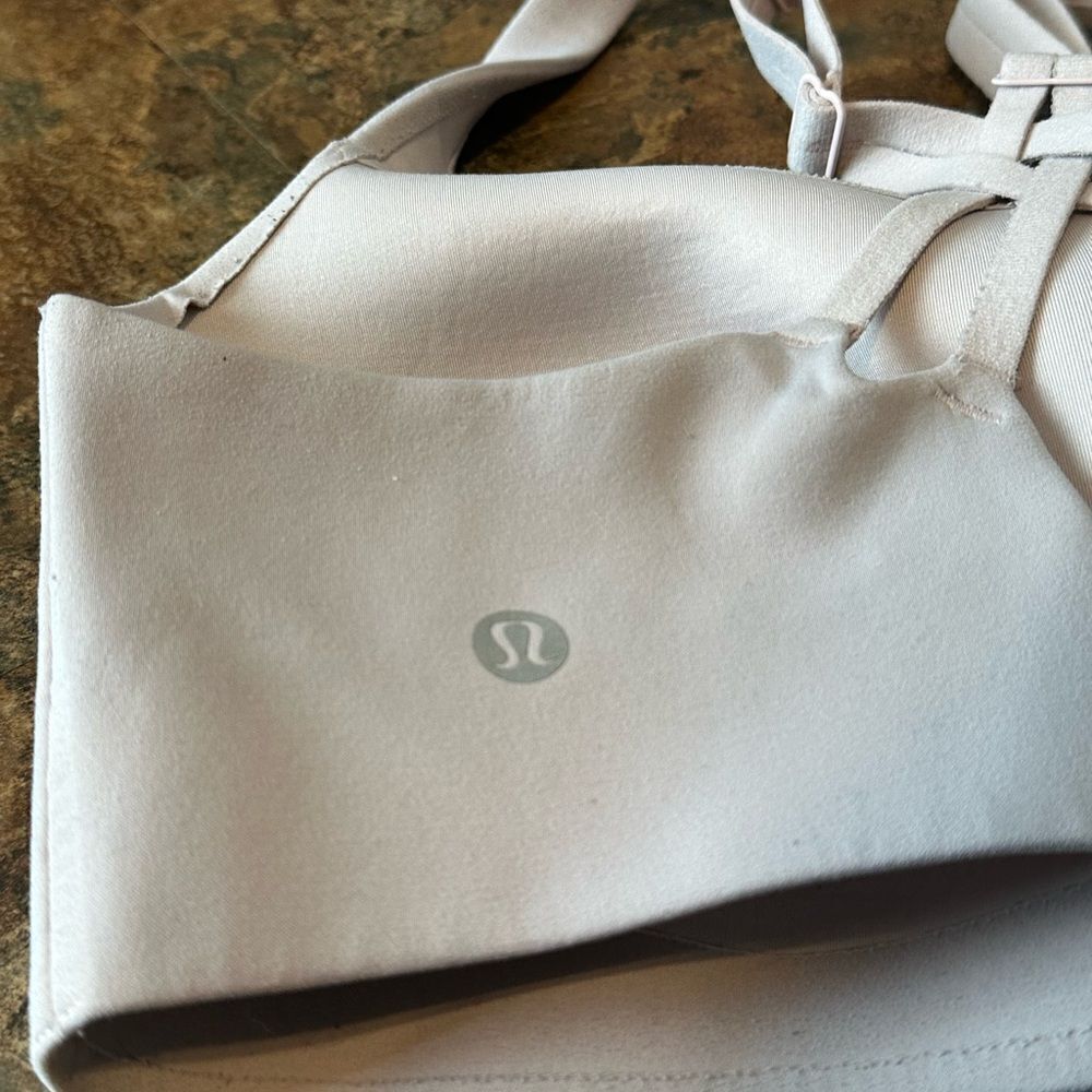 Lululemon Pastel Adapt and Align Bra 34DD - Picture 7 of 8